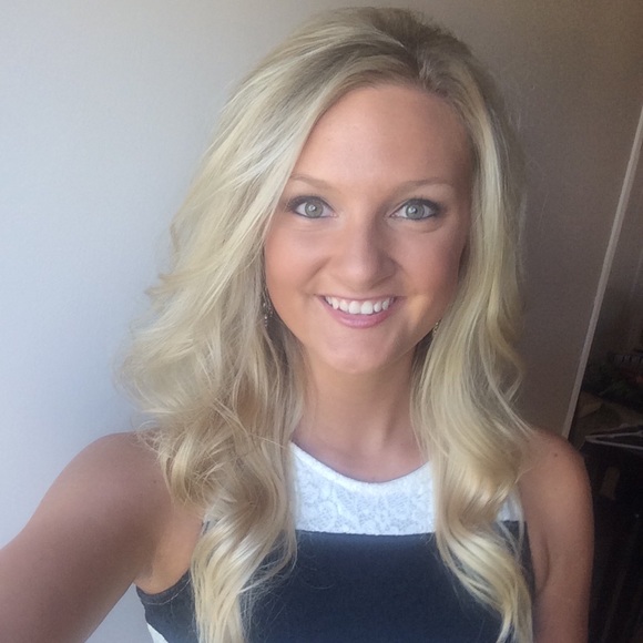 Meet your Posher, Leah - Picture 1 of 1